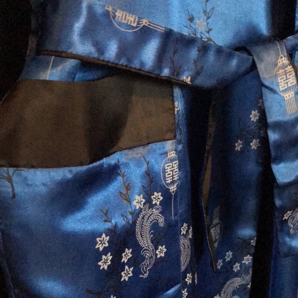 Reversible Satin Kimono Royal Blue/Black With Embroidered Dragon Youth Size M - Picture 5 of 10